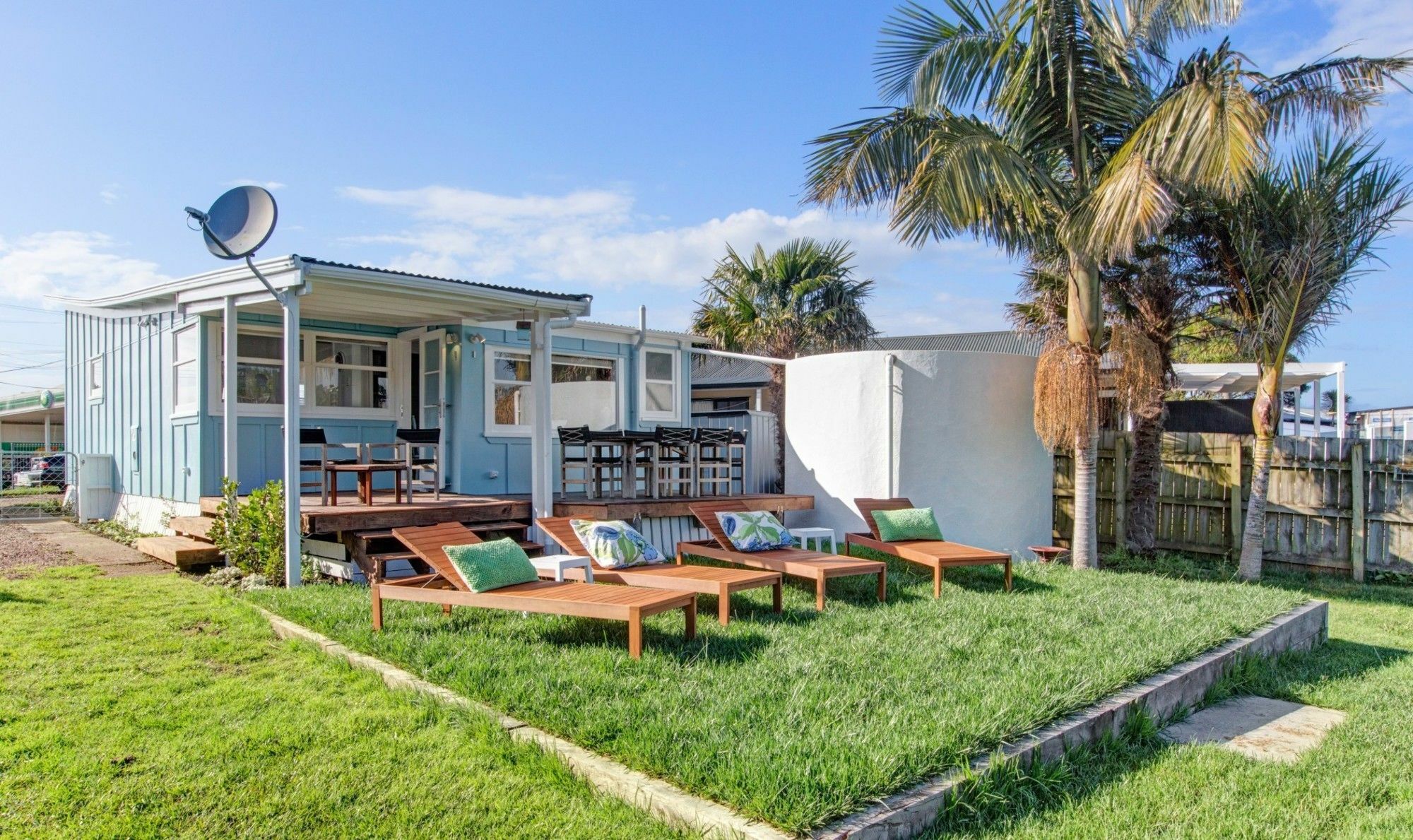 The Little Blue Bach In Oneroa Village By Waiheke Unlimited Exterior foto